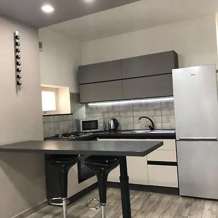 Sunrise Apartment *